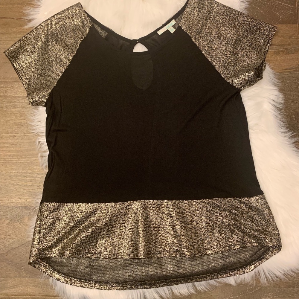NWT black/sequin Chord top